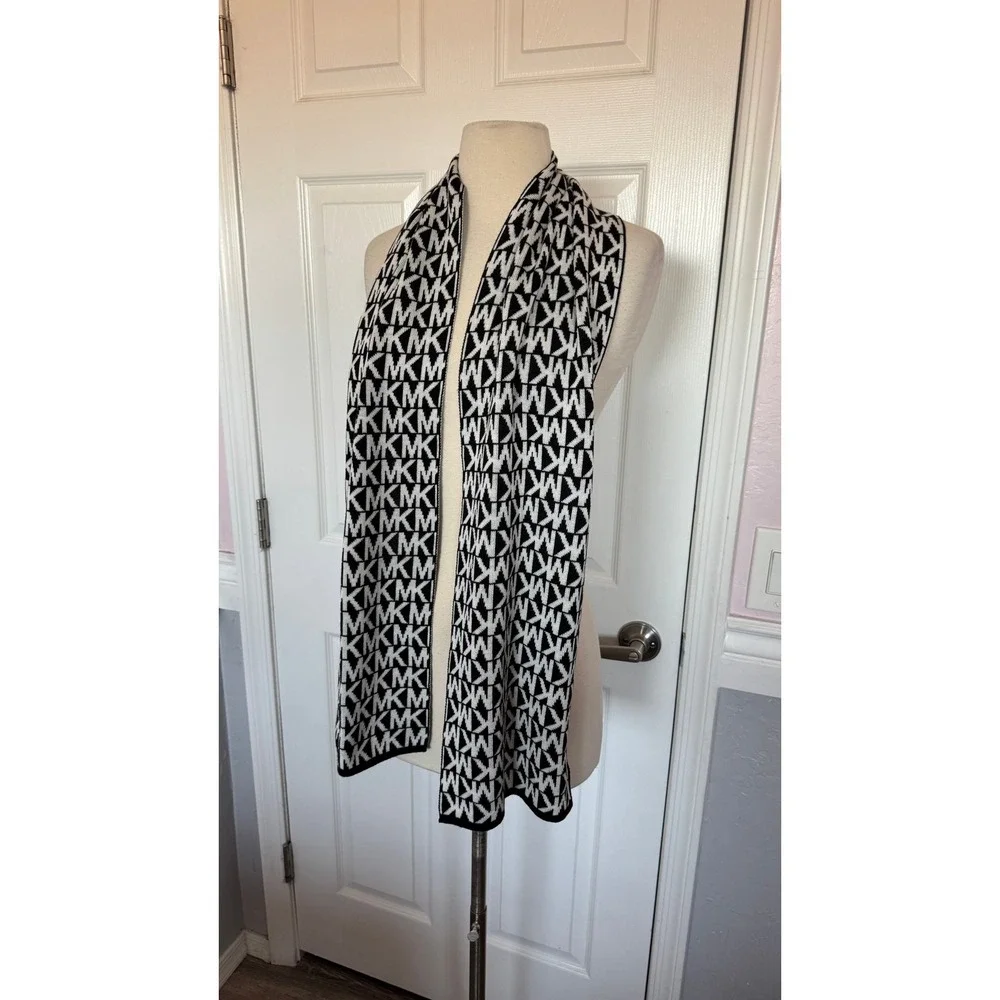 Michael Kors Womens Black White Monogram Logo Knit Scarf Rectangular 65X10 in
